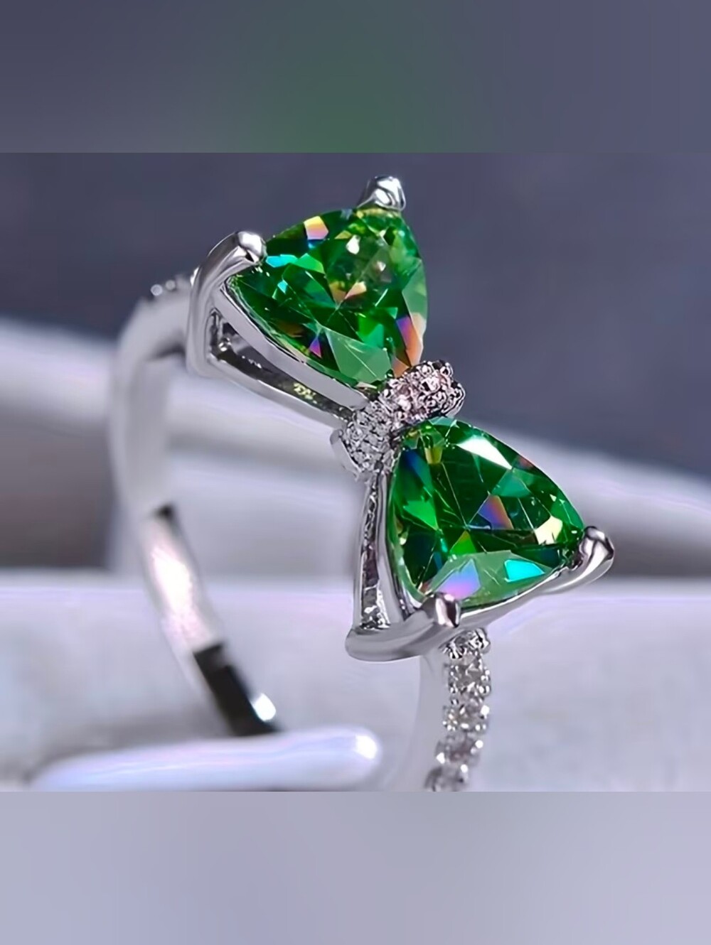 $8 Each Or Bundle 5/$20 Stetling Silver Green Crystal Bow Ring